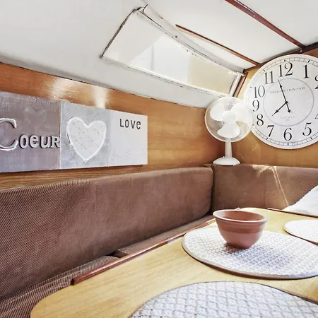 Bateau Dans Le Port De * Cogolin